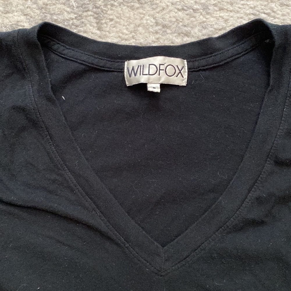 Wildfox Black Short Sleeve V-Neck Tee with Pink Lip Graphic - Picture 3 of 4
